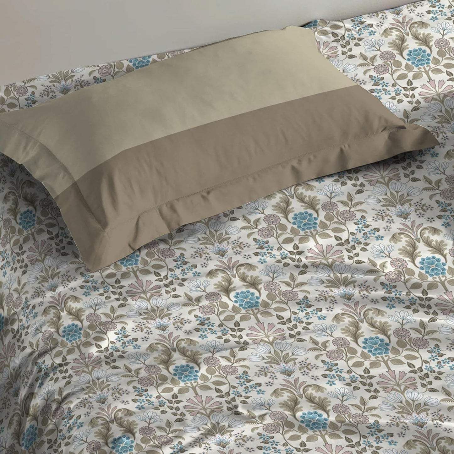 Trident Dusk & Down PARADISE GREEN 144 TC Cotton Double Bed Bedsheet With 2 Pillow Covers