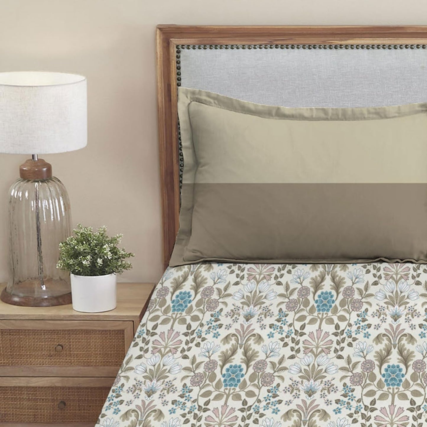 Trident Dusk & Down PARADISE GREEN 144 TC Cotton Double Bed Bedsheet With 2 Pillow Covers