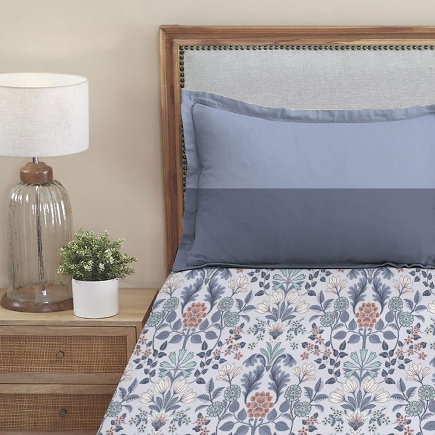 Trident Dusk & Down Paradise Blue 144 TC Cotton Double Bed Bedsheet With 2 Pillow Covers
