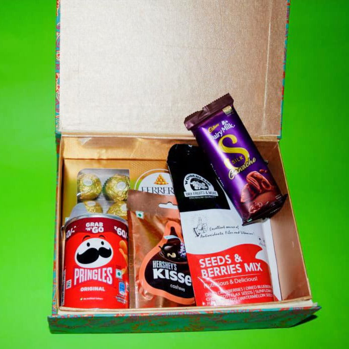 Crunch & Cocoa Delight Hamper