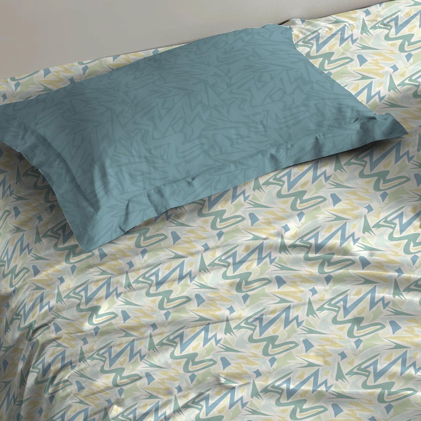 Trident Dusk & Down WAGGLING STROKES BLUE 144 TC Cotton Double Bed Bedsheet With 2 Pillow Covers