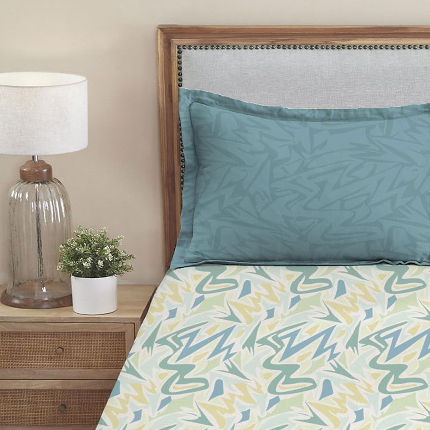 Trident Dusk & Down WAGGLING STROKES BLUE 144 TC Cotton Double Bed Bedsheet With 2 Pillow Covers